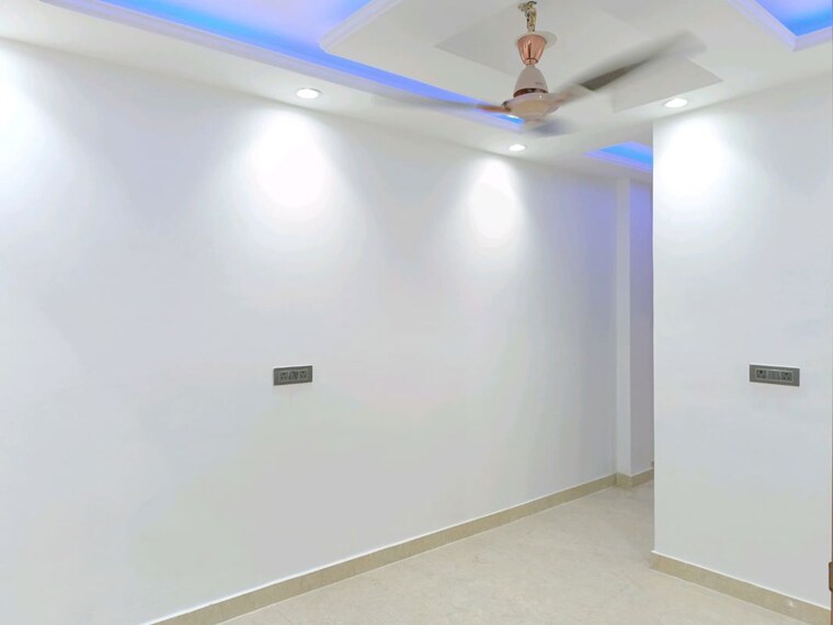 Room, govindpuri 2 Bedroom 75 Sq.Yd. Builder Floor In Govindpuri Delhi 10668900