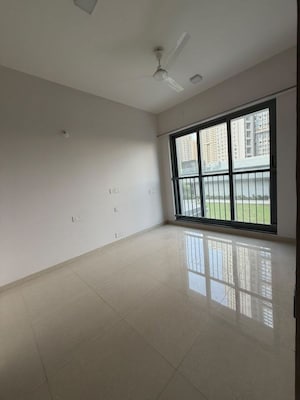 Room in 1.5 BHK Apartment at Kalpataru Elitus, Mulund West – for Rent