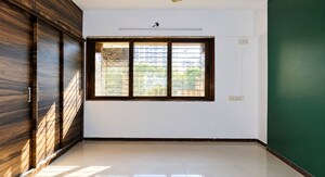 Room in 1 BHK Apartment at Sai Simran Tower, Chembur – for Rent