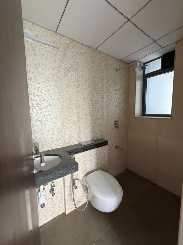 Bathroom, kalpataru-elitus 1.5 Bedroom 470 Sq.Ft. Apartment In Mulund West Mumbai 10668911