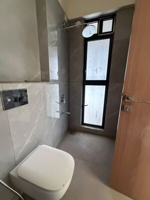 Kitchen in 1.5 BHK Apartment at Kalpataru Elitus, Mulund West – for Sale