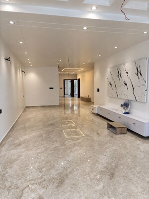 Room in 4 BHK Builder Floor at Shanti Kunj – for Sale