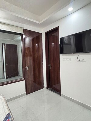 Room in 1 BHK Apartment at Centrum Plaza, Sector 53 – for Rent