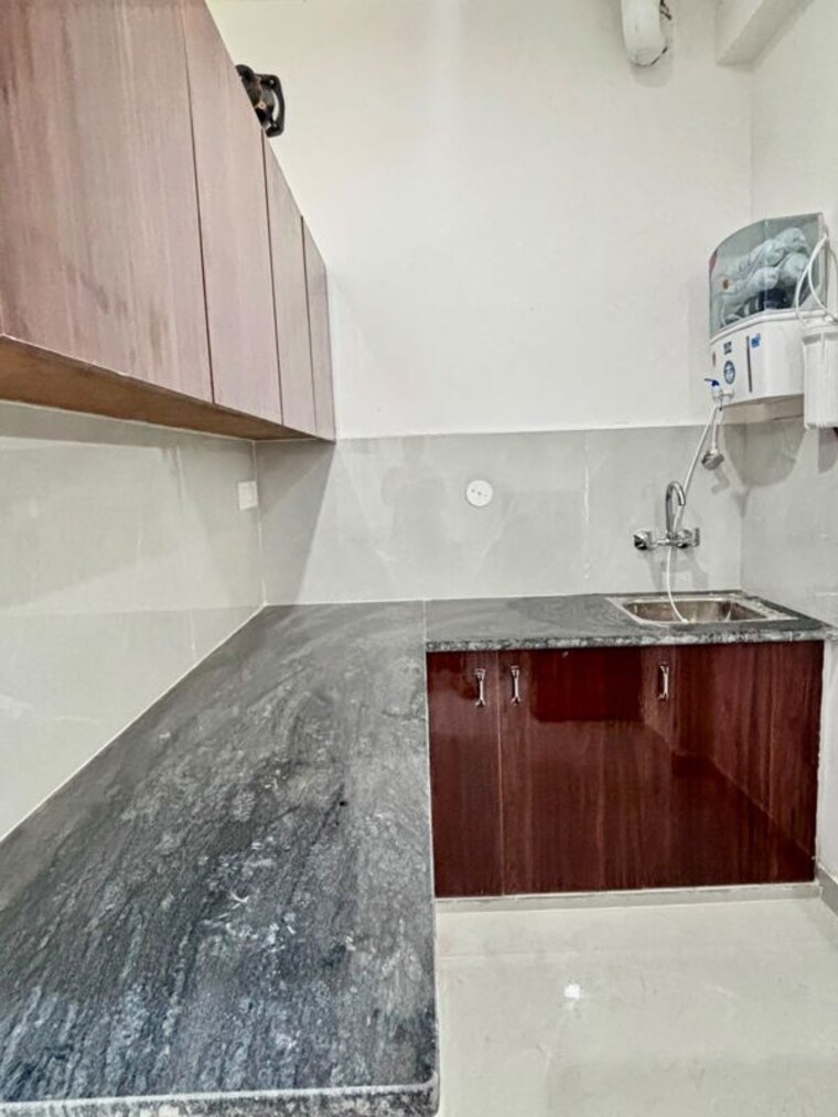 Kitchen, centrum-plaza 1 Bedroom 500 Sq.Ft. Apartment In Sector 53 Gurgaon 10668939