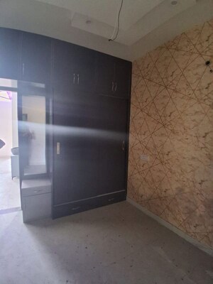 Room in 3 BHK Apartment at Prem Apartment, Pir Machalla – for Rent