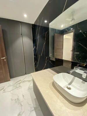 Bathroom in 4 BHK Builder Floor at Dlf Phase iv – for Rent