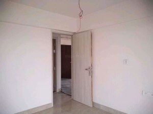 Room in 2.5 BHK Apartment at Neumec Shreeji Towers, Wadala East – for Sale