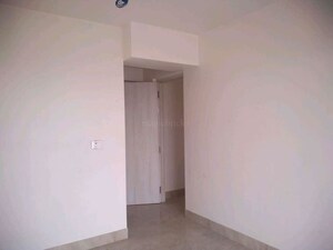 Room in 2.5 BHK Apartment at Neumec Shreeji Towers, Wadala East – for Sale