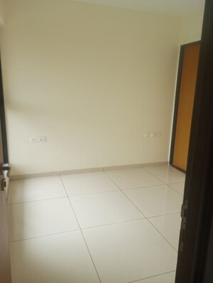 Room in 1 BHK Apartment at Chandak 34 Park Estate, Goregaon West – for Sale