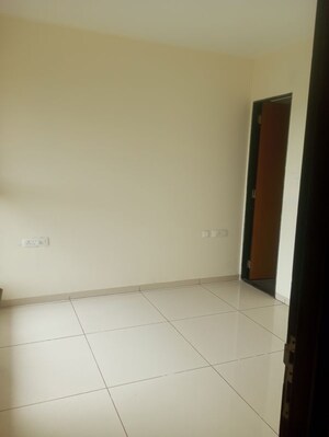 Room in 1 BHK Apartment at Chandak 34 Park Estate, Goregaon West – for Sale