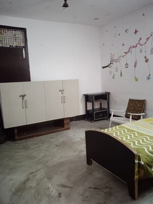 Room in  Pg at Vibhav Khand – for Rent
