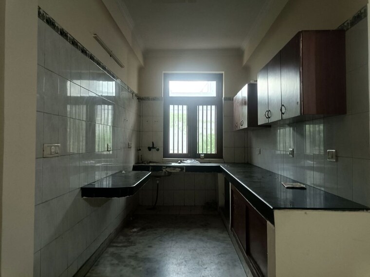 Kitchen, sector 49 2.5 Bedroom 162 Sq.Mt. Villa In Sector 49 Noida 10668996