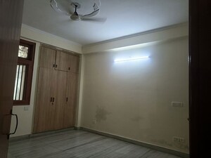 Room in 2.5 BHK Villa at Sector 49 – for Rent