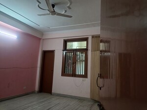 Room in 2.5 BHK Villa at Sector 49 – for Rent