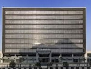  Office Space – Exterior View View at Althan - for Rent