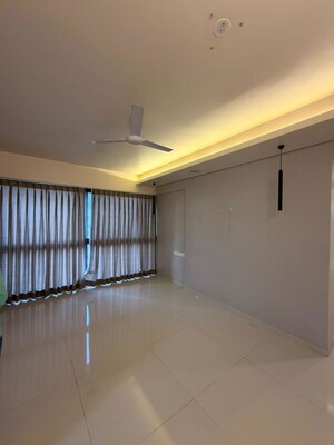 Room in 3 BHK Apartment at Sukhwani Euphoria, Baner – for Rent