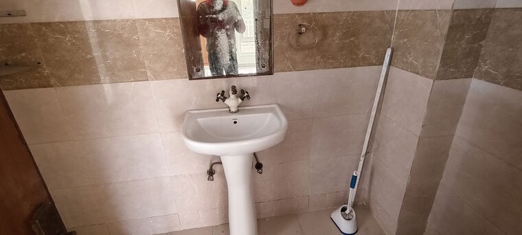Bathroom, supertech-ecociti 2 Bedroom 1025 Sq.Ft. Apartment In Sector 137 Noida 10669039