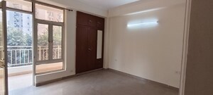 Room in 2 BHK Apartment at Supertech Ecociti, Sector 137 – for Rent