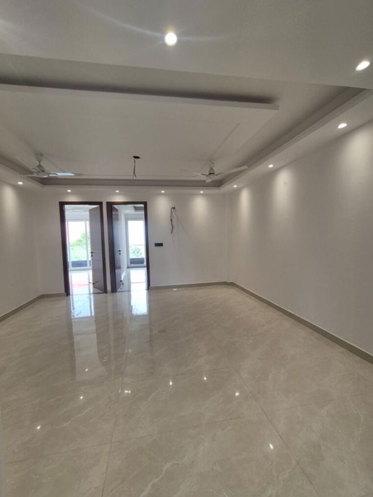 Hall, chattarpur 3 Bedroom 1500 Sq.Ft. Builder Floor In Chattarpur Delhi 10668981