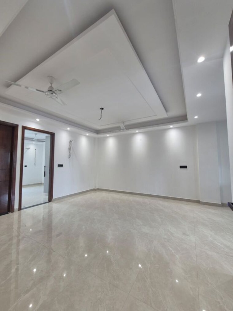 Hall, chattarpur 3 Bedroom 1500 Sq.Ft. Builder Floor In Chattarpur Delhi 10668981