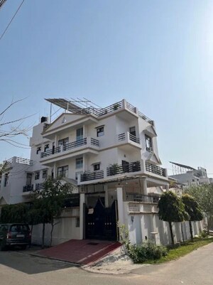  Pg – Exterior View View at Vishesh Khand 3 - for Rent