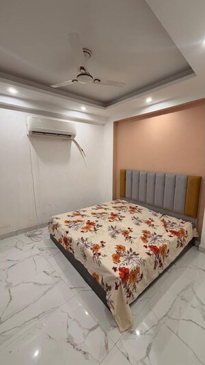 Bedroom in 2 BHK Apartment at Saket – for Rent