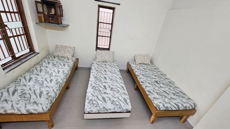 Bedroom, sector 49 Pg For Boys & Girls In Sector 49 10669050