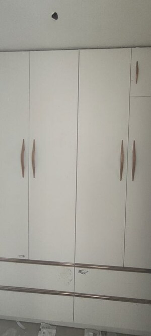 Furnished Amenities in 4 BHK Apartment at Sahastradhara Road – for Rent