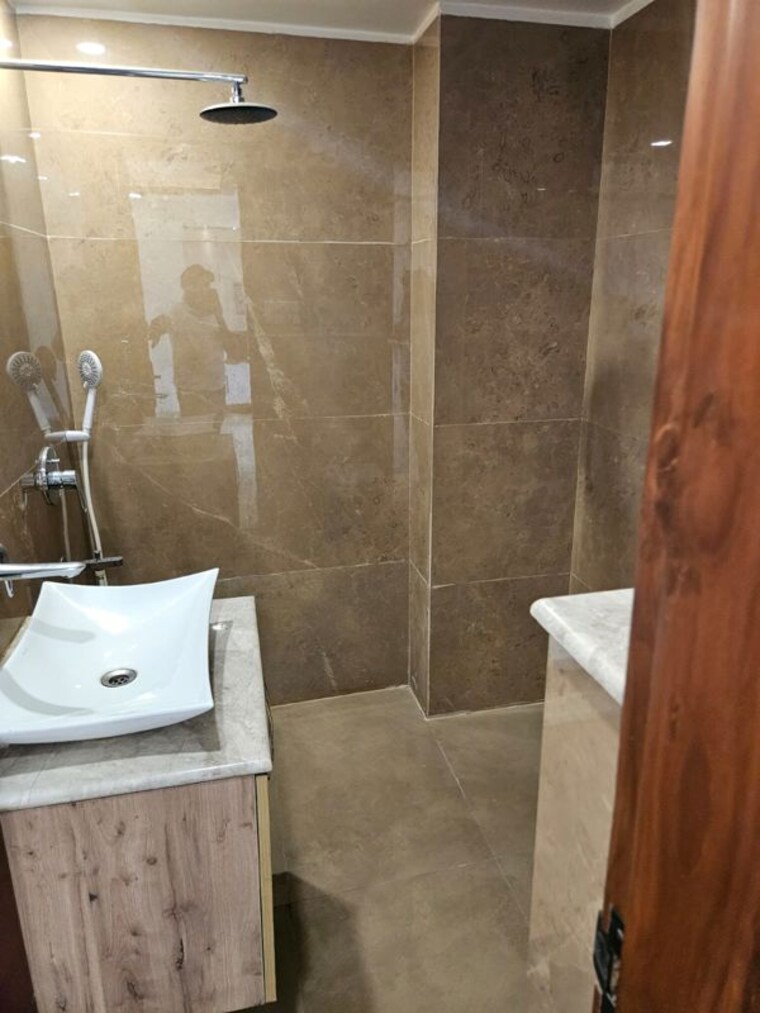 Bathroom, ansal-sushant-lok-i 3 Bedroom 2700 Sq.Ft. Builder Floor In Sector 43 Gurgaon 10669055