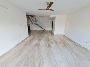 Room in 3 BHK Apartment at Rohan Mithila, Viman Nagar – for Rent