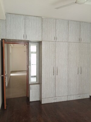 Room in 3 BHK Apartment at Mahagun My Woods, Sector 16c Greater Noida – for Rent