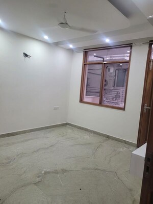 Room in 3 BHK Builder Floor at Ansal Sushant Lok I, Sector 43 – for Rent
