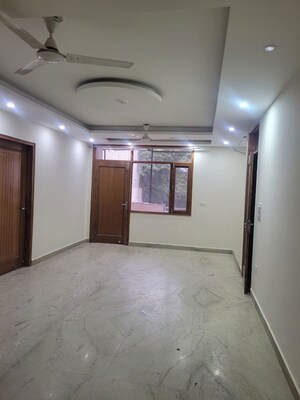 Room in 3 BHK Builder Floor at Ansal Sushant Lok I, Sector 43 – for Rent