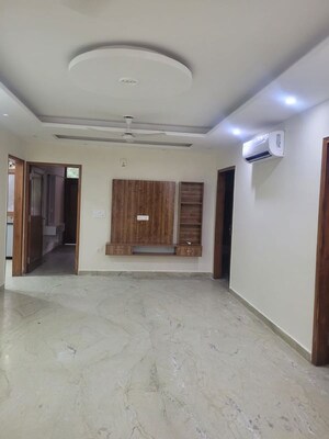 Room in 3 BHK Builder Floor at Ansal Sushant Lok I, Sector 43 – for Rent