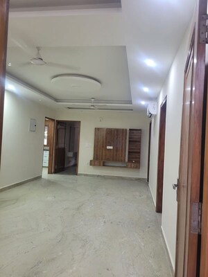 Room in 3 BHK Builder Floor at Ansal Sushant Lok I, Sector 43 – for Rent