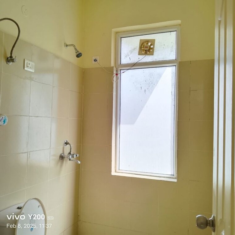 Bathroom, auram-floor 2 Bedroom 200 Sq.Ft. Builder Floor In South City 2 Gurgaon 10669099