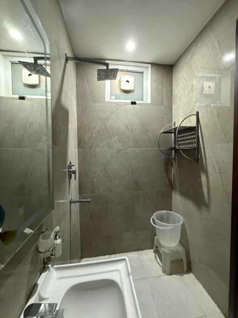 Bathroom, lajpat nagar ii 2 Bedroom 900 Sq.Ft. Builder Floor In Lajpat Nagar ii Delhi 10669133