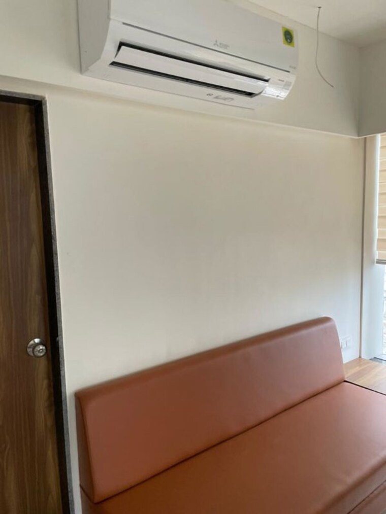 Room, naranpura Commercial Office Space 658 Sq.Ft. In Naranpura Ahmedabad 10669180