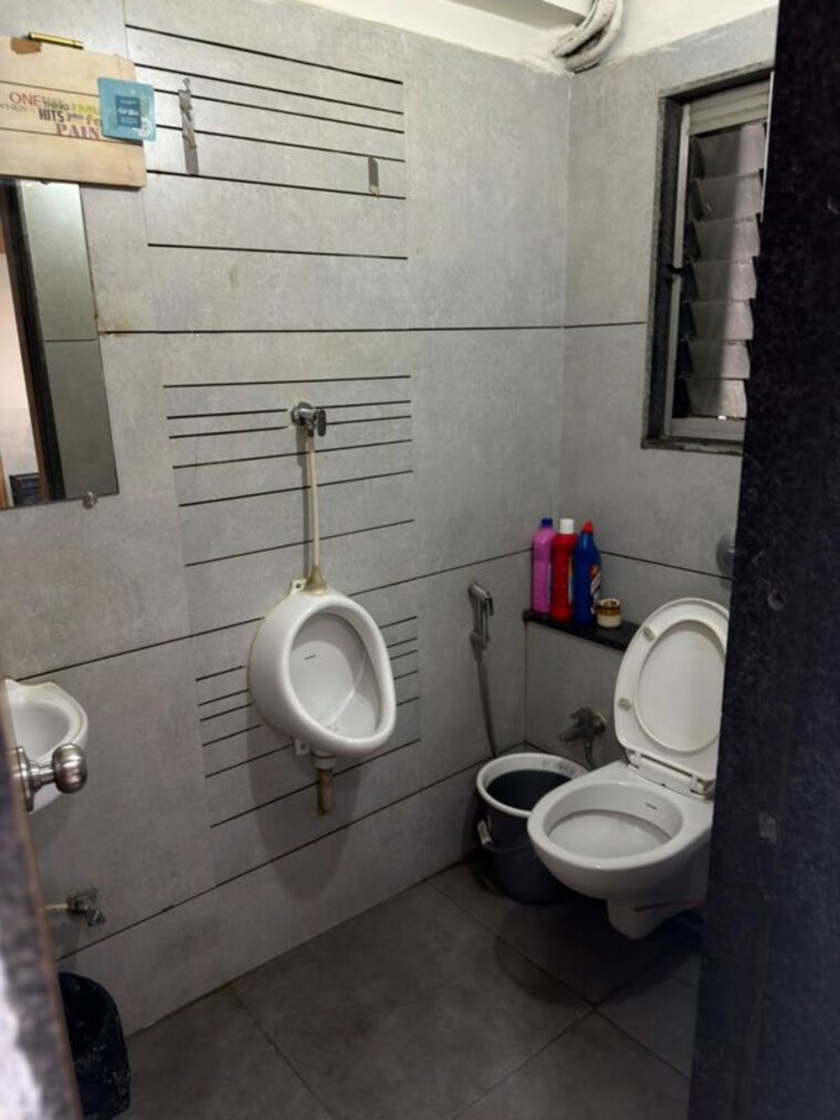 Bathroom, naranpura Commercial Office Space 658 Sq.Ft. In Naranpura Ahmedabad 10669180