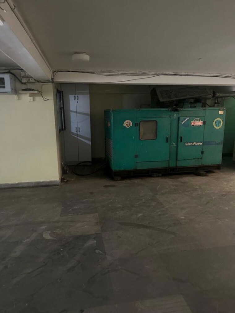  Parking, greater kailash 3 Bedroom 2000 Sq.Ft. Builder Floor In Greater Kailash Delhi 10669197