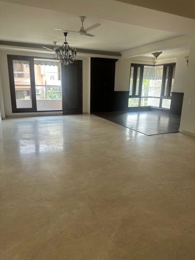 Room, greater kailash 3 Bedroom 2000 Sq.Ft. Builder Floor In Greater Kailash Delhi 10669197