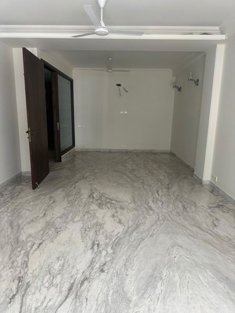 Room, greater kailash 3 Bedroom 2000 Sq.Ft. Builder Floor In Greater Kailash Delhi 10669197