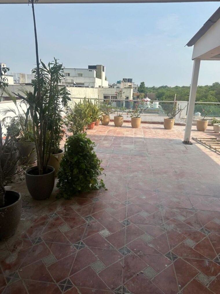 Terrace, greater kailash 3 Bedroom 2000 Sq.Ft. Builder Floor In Greater Kailash Delhi 10669197