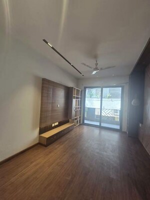 Room in 2 BHK Apartment at Conscient Habitat 102, Sector 102 – for Sale