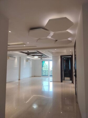 3 BHK +  2500 Sq.Ft. Builder Floor in DLF City Phase IV