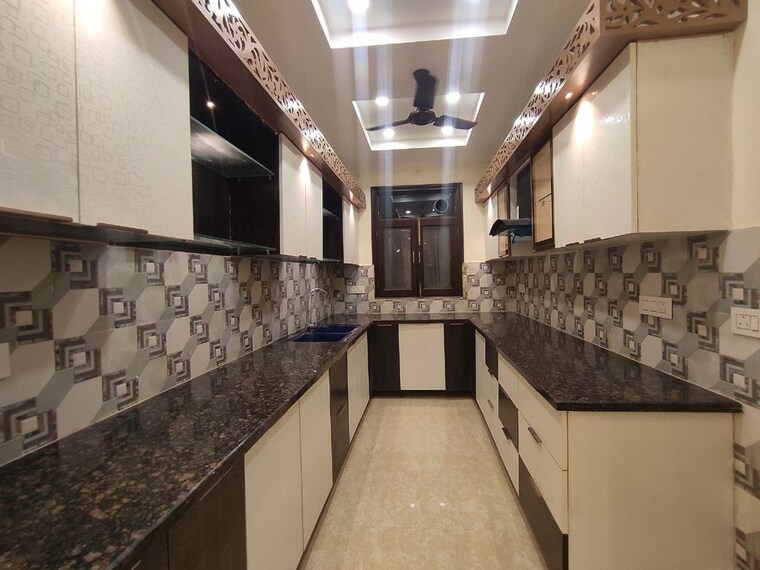 Kitchen, dlf-city-phase-iv 3 Bedroom 2500 Sq.Ft. Builder Floor In Dlf Phase iv Gurgaon 10669201