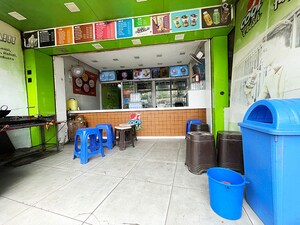 Team Area in  Shop at Paldi – for Sale