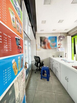 Team Area in  Shop at Paldi – for Sale