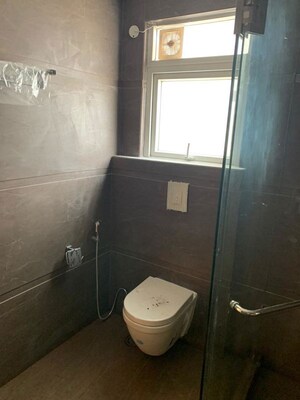Bathroom in 4 BHK Builder Floor at DLF City Phase IV, Dlf Phase iv – for Rent