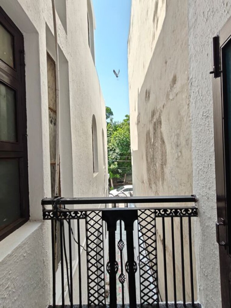 Balcony, vasundhara sector 13 5 Bedroom 150 Sq.Yd. Independent House In Vasundhara Sector 13 Ghaziabad 10669228